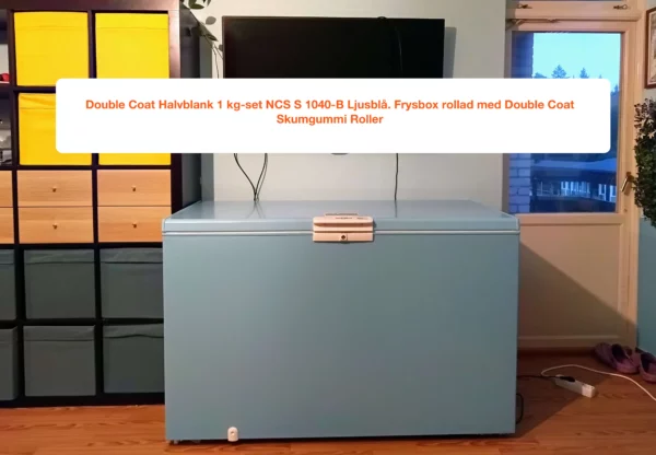Frysbox målad med Double Coat Halvblank i kulören NCS S 1040-B