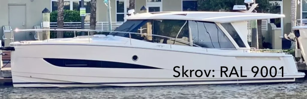 Skrov rollad med Double Coat RAL 9001 Grädde / ostronvit.