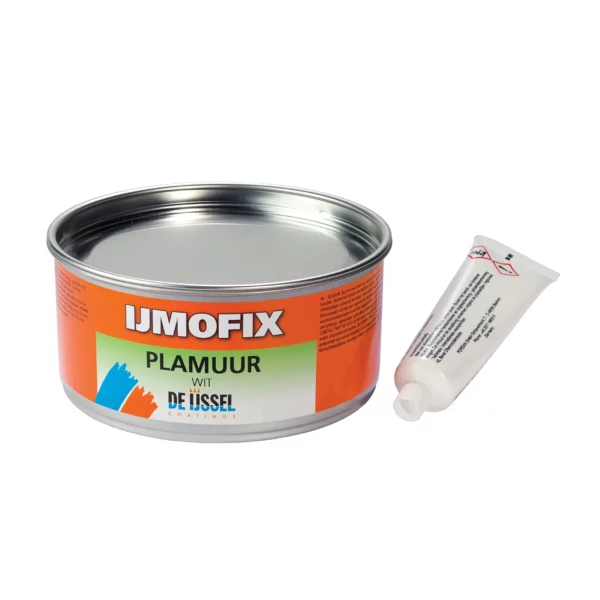 IJmofix Filler är ett fint vitt polyester för små reparationer i gelcoat. Övermålas med Double Coat. Köp polyester hos www.de-ijssel-coatings.se