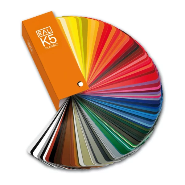 RAL Classic K5 är den ultimata kulörkartan som visar världens vanligaste 215 kulörer. Köp RAL färg och RAL kulörer hos www.de-ijssel-coatings.se