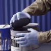 Nitrilhandskar skyddar mot kemikalier. Köp nitrilhandskar hos www.de-ijssel-coatings.se