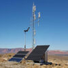 Off-grid station som drivs av solceller och vindgenerator från Superwind.