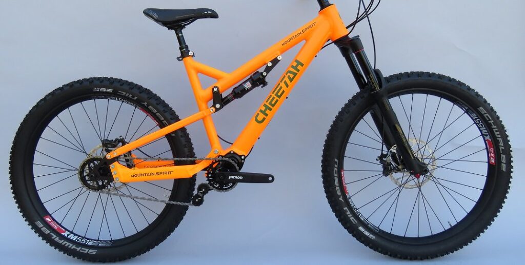 cykel målad med prosol neonfärg sprayfärg i kulören RAL 2007