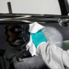 3M Kontrollspray torkas av med en mikrofiberduk.