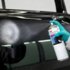 3M Kontrollspray sprayas på ytan du polerar för att rengöra ytan och för att visa om ytan polerats klart eller ej.