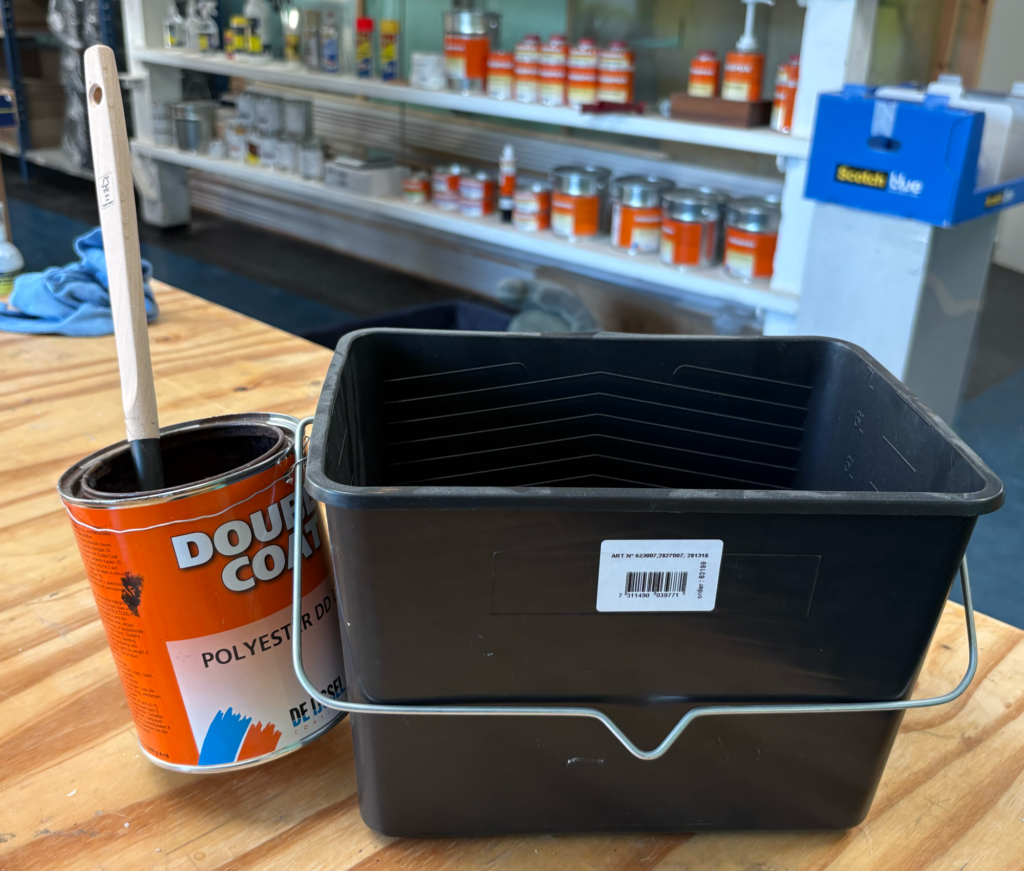 Anza Färghink 7 liter är det bästa tråget eller färghinken för båtmålning.