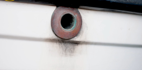 Alkalisk avfettning används vid vårrengöring av båt