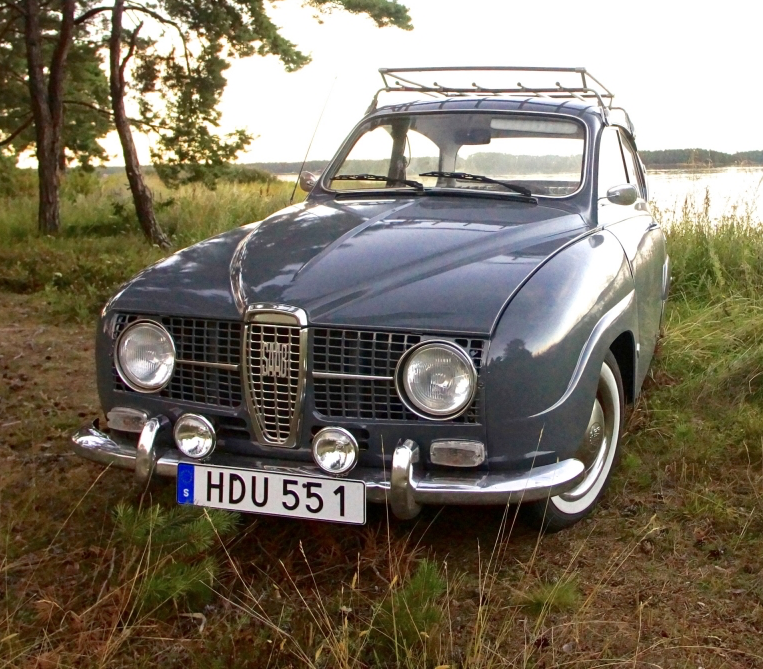 Järngrå Saab klassiker lackerad med 2K polyuretan