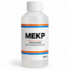 MEKP-härdare 500 ml för polyesterharts, vinylester och gelcoat – flytande peroxidhärdare i plastflaska.
